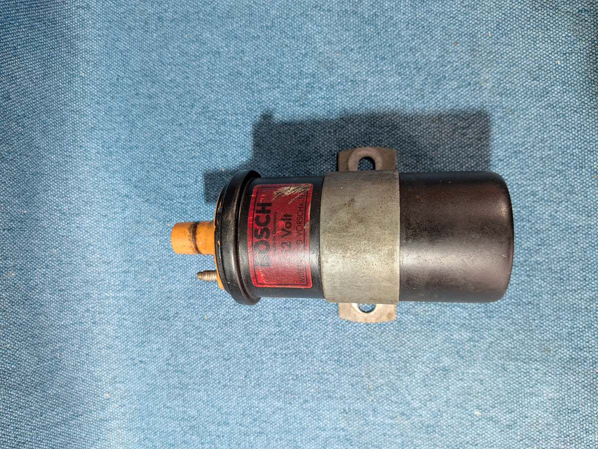 Ignition Coil Bosch Mercedes/W114/115/Golf/Jetta/1/2/Polo/1/86C/Scirocco/1/2/Derby/Caddy14D/Passat/B1/B2/Audi 50/80/90/B1/B2/100/200/C1/C2/Porsche 911 0221119009 Used A18