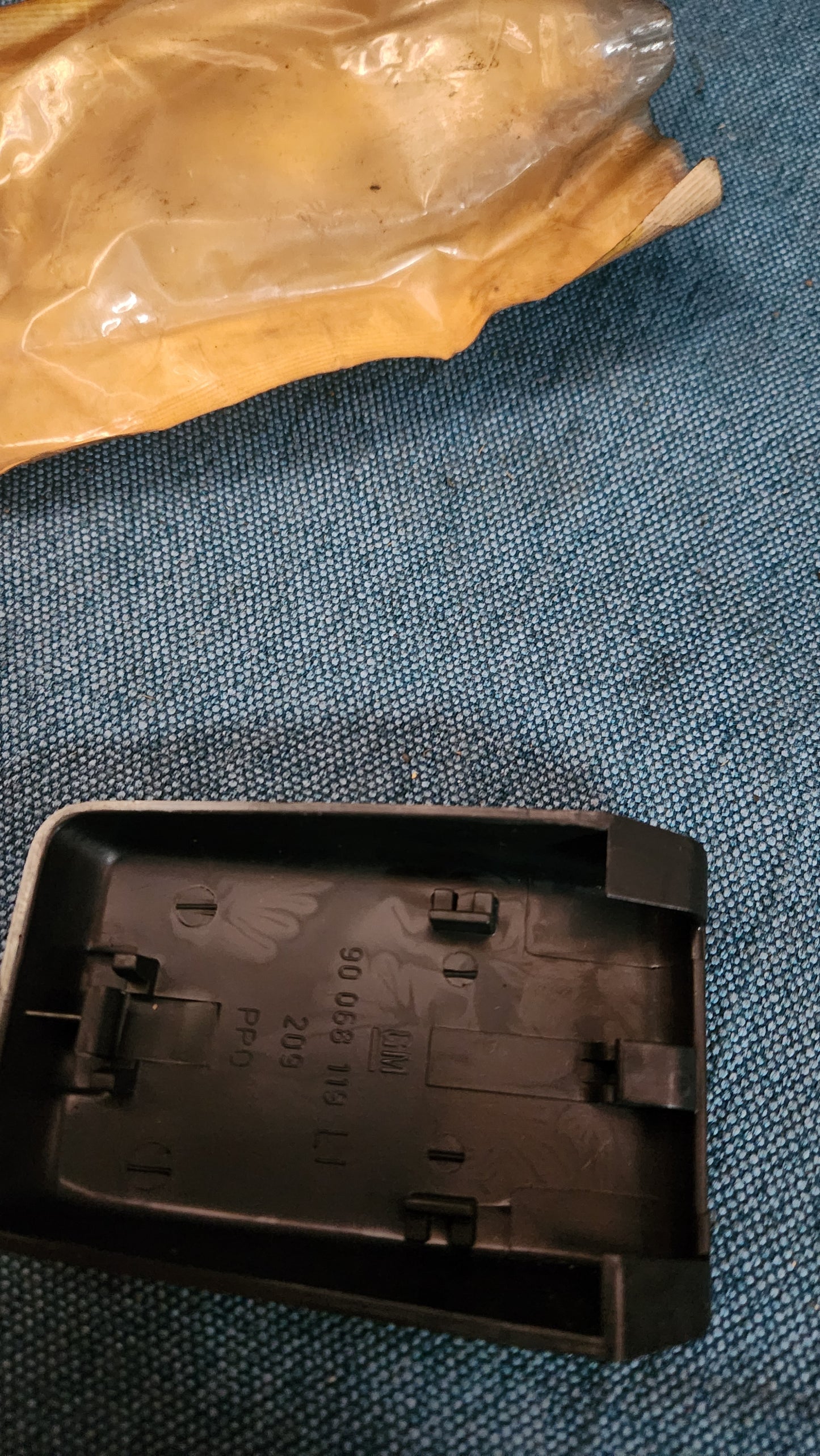 Opel Kadett D Abdeckung Heckklappe 90068119 NOS D5