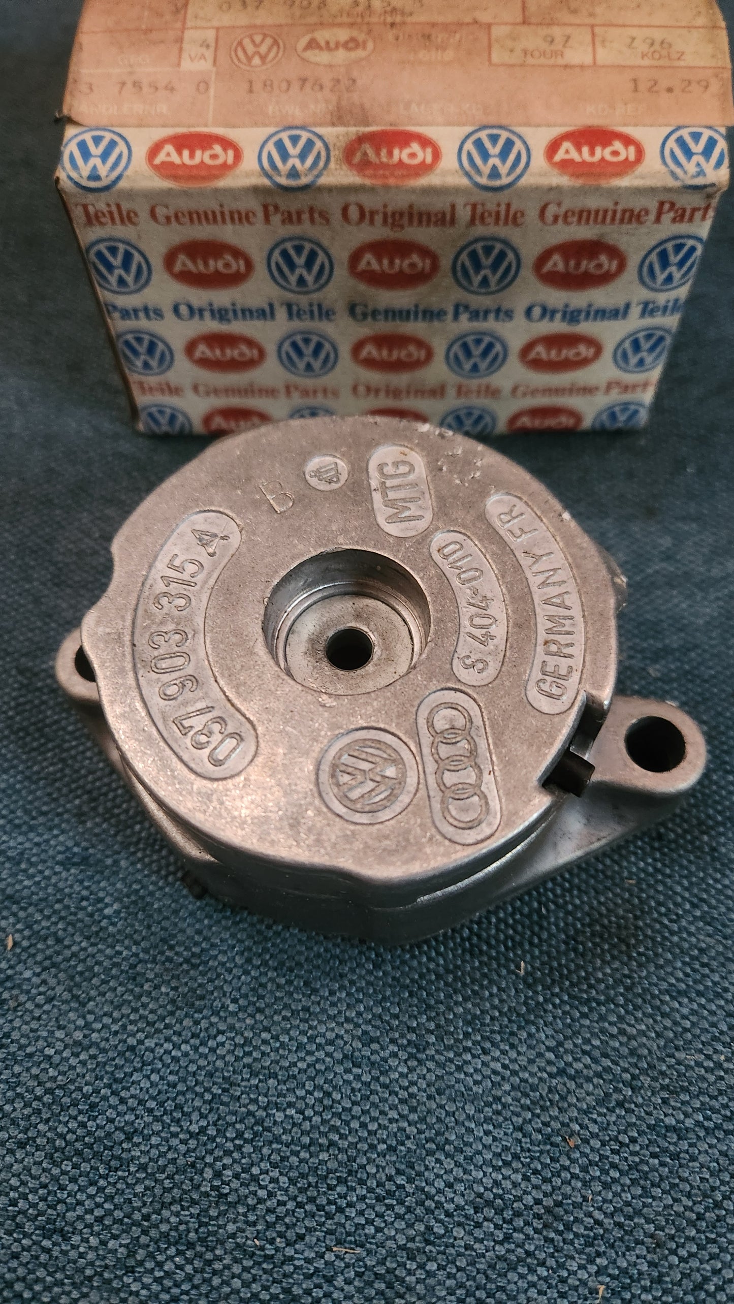 Spannrolle Golf 3/4 Cabrio/T4/Polo 6N/Passat 3B/BG/Corrado 037903315B Nos F6