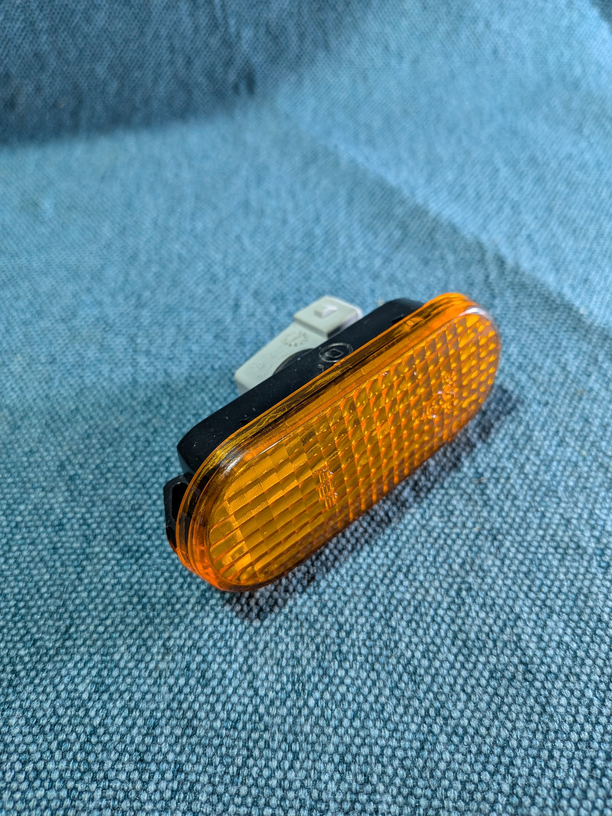 Säitleche Blinker Caddy 2/Golf/3/4/Vento/Passat B4/Polo 6N/Sharan 3A0949101A NOS B19