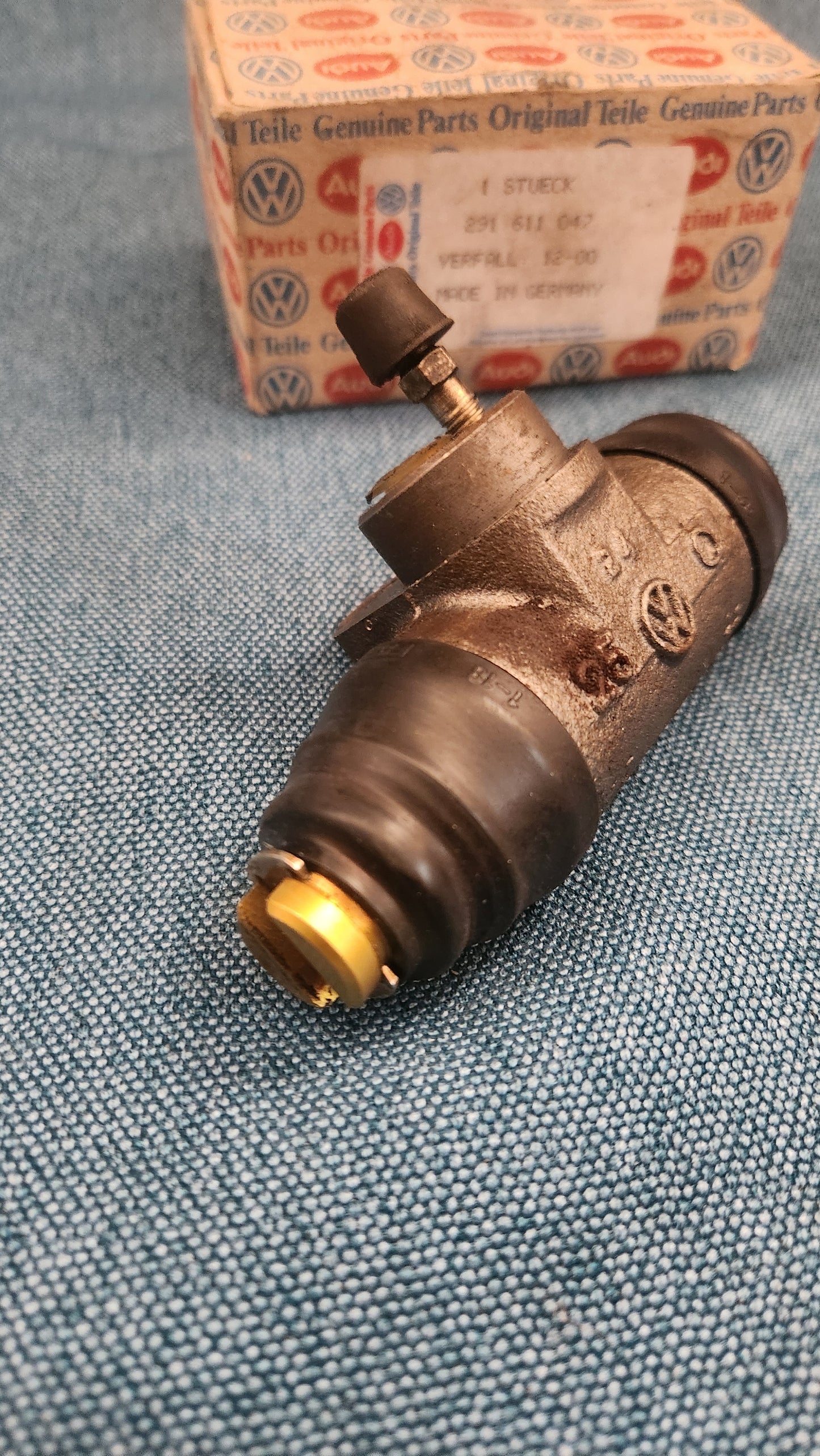 Wheel Brake Cylinder LT1 291611047 NOS M5