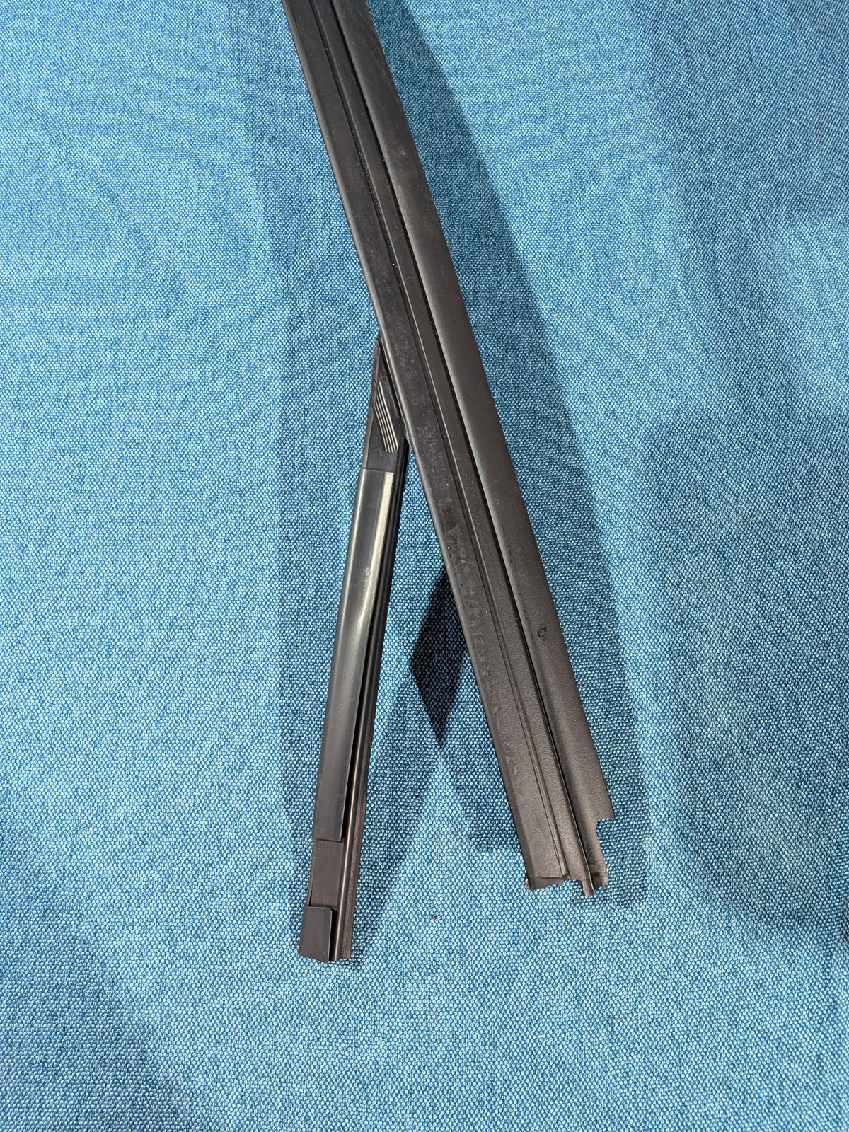 Fensterführung Gummidichtung Passat/35I/B4 3A9839431 NOS B20