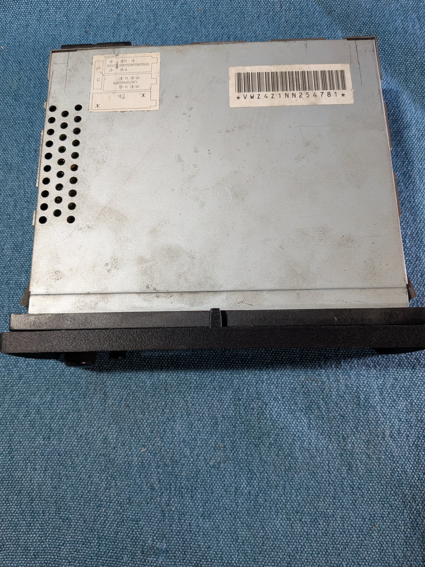 Radio Surround Alpha/Beta Radio Golf/Jetta/Scirocco/1/2 Reproduction 3D Print Z1