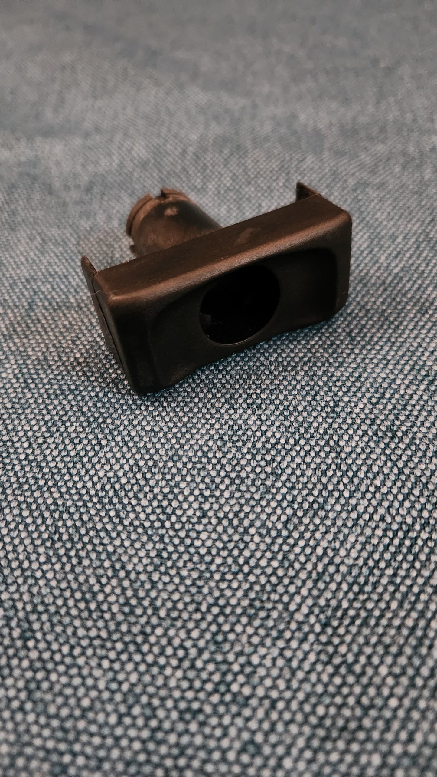 Druckknopf für Heckklappe Golf 2/Polo1/86C 191827581B Nos L7