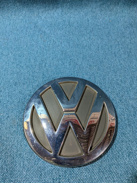 VW Emblem Tailgate Golf 4/Polo 6N/Lupo 1J6853630 Used A16