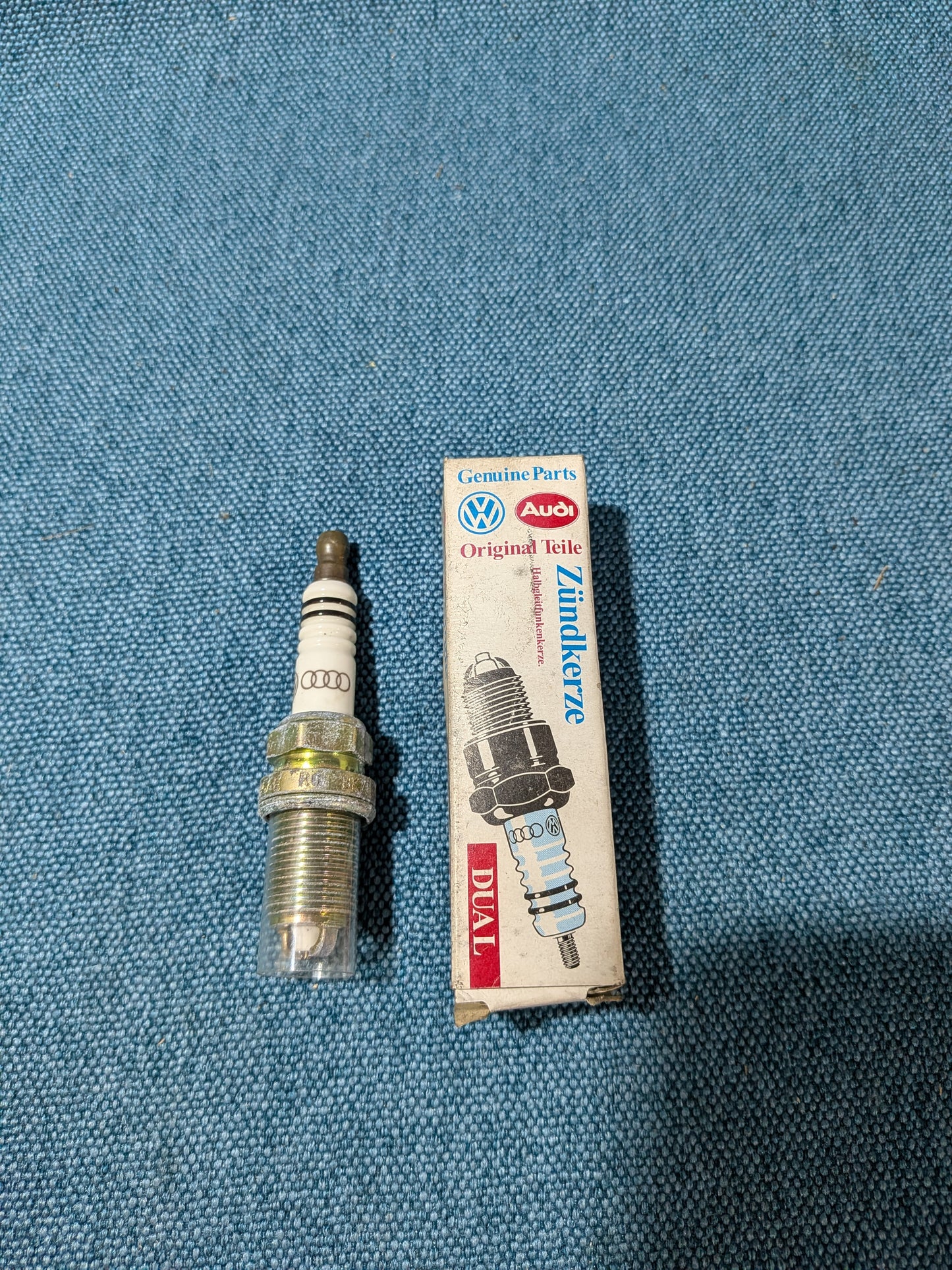 Spark Plug 101000035AE Audi RS4/RS6 4B NOS A21