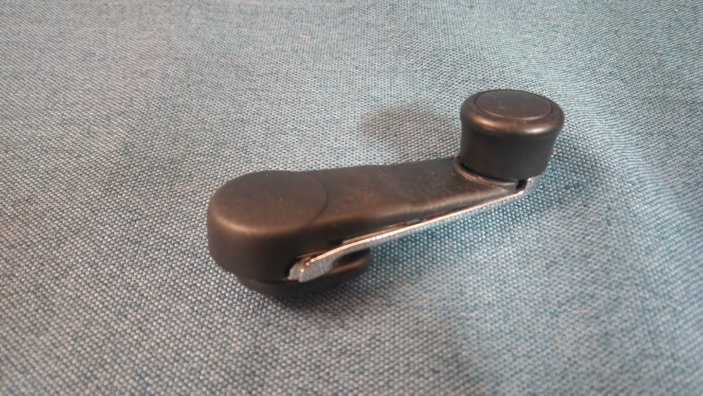 Audi 80 90 100 A4 B3 B4 C4 B5 window crank 893837597B Nos A2