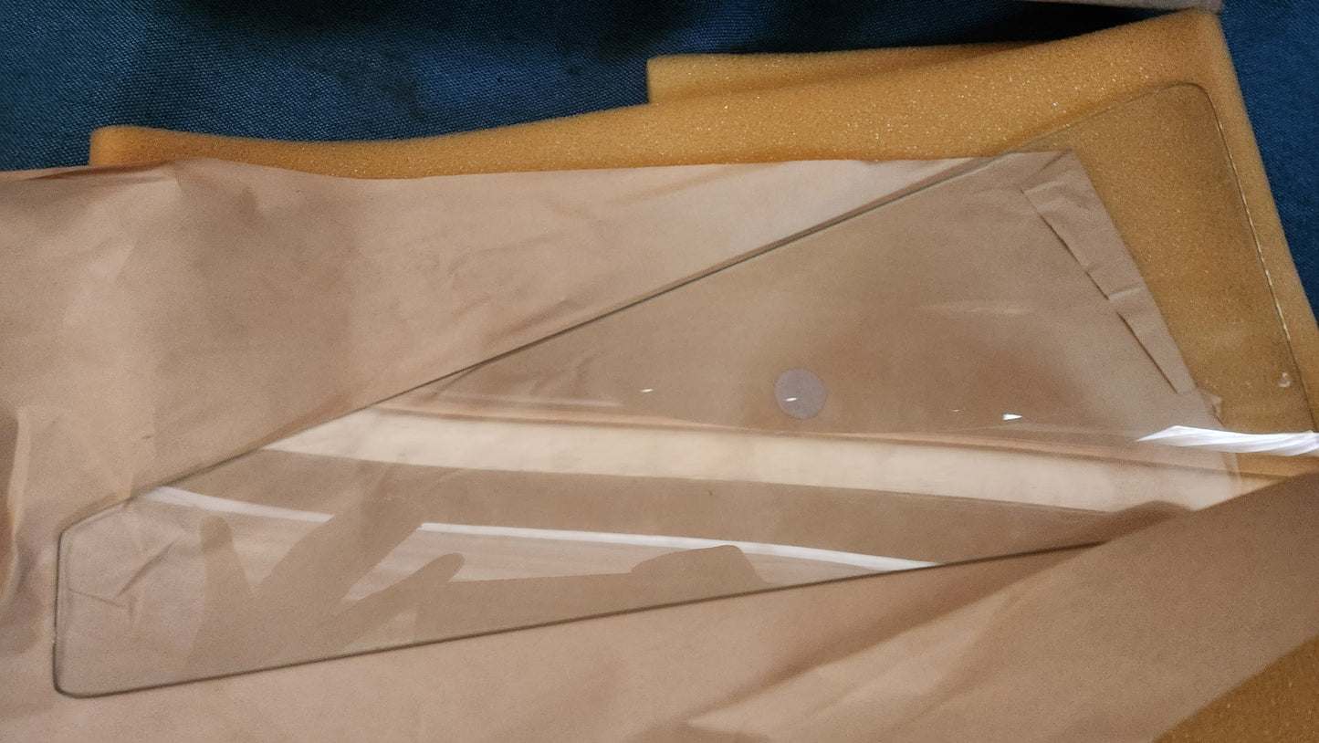 Passat B2 32B Seitenscheibe Fenster rechts 331845216 Nos A2