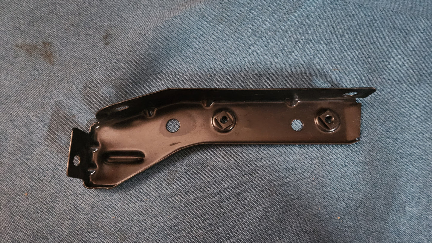 VW Passat 35i B4 Stoßstangenhalter links hinten 3A0807331 Nos A3