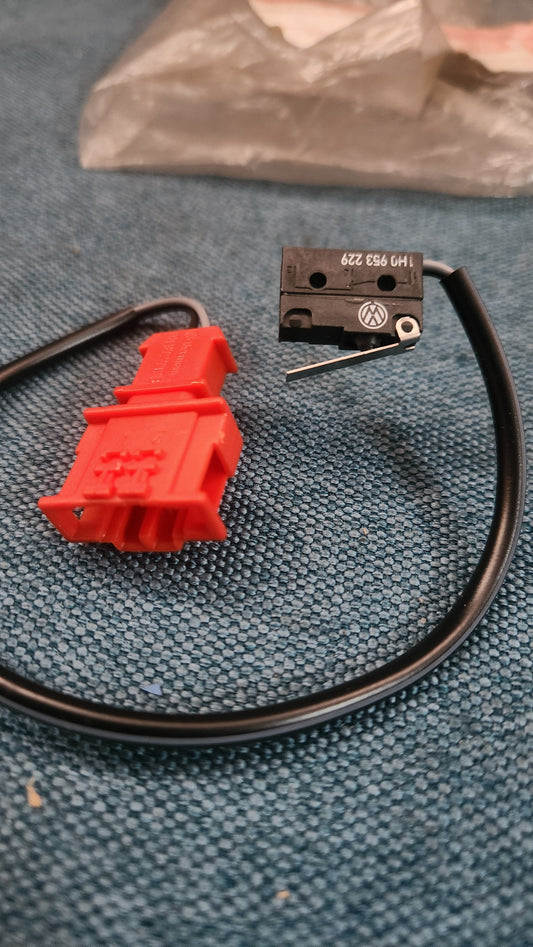 Microschalter Klima Golf3/Vento/Corrado 1H0953229 Nos H4