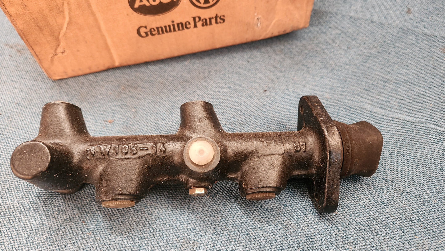 Audi 80 B1 B2 Audi 90 Passat B1 Master brake cylinder 321611015D Nos A3