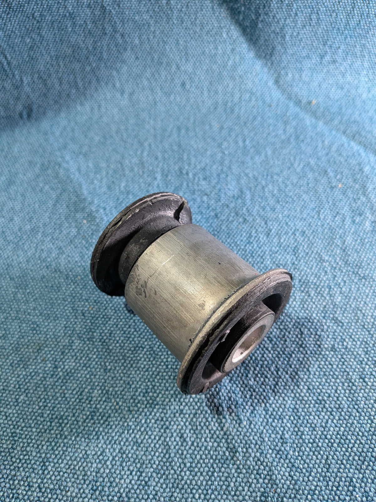 Querlenkerlager Meyle T4 Bus 7D0407183 NOS/Nei B17