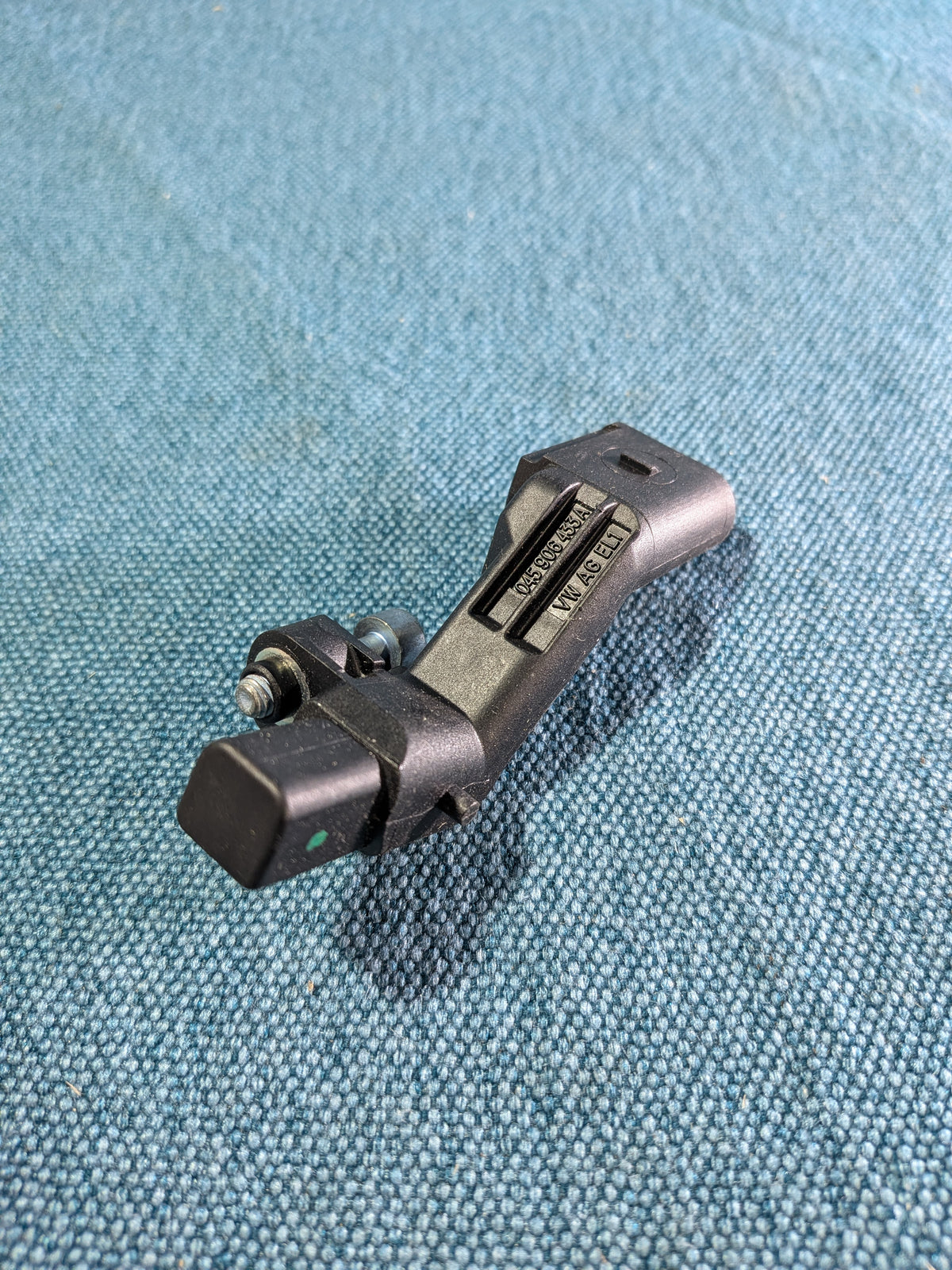 Crankshaft sensor Caddy 3/T5 Bus/Crafter/Fox/Golf/3/4/5/6/Plus/Jetta 3/Vento/Bora/Passat B6/Polo/9N/6/Sharan/Touran/Audi A3/8P/A4 B7/A6 C6 045906433A NOS G3