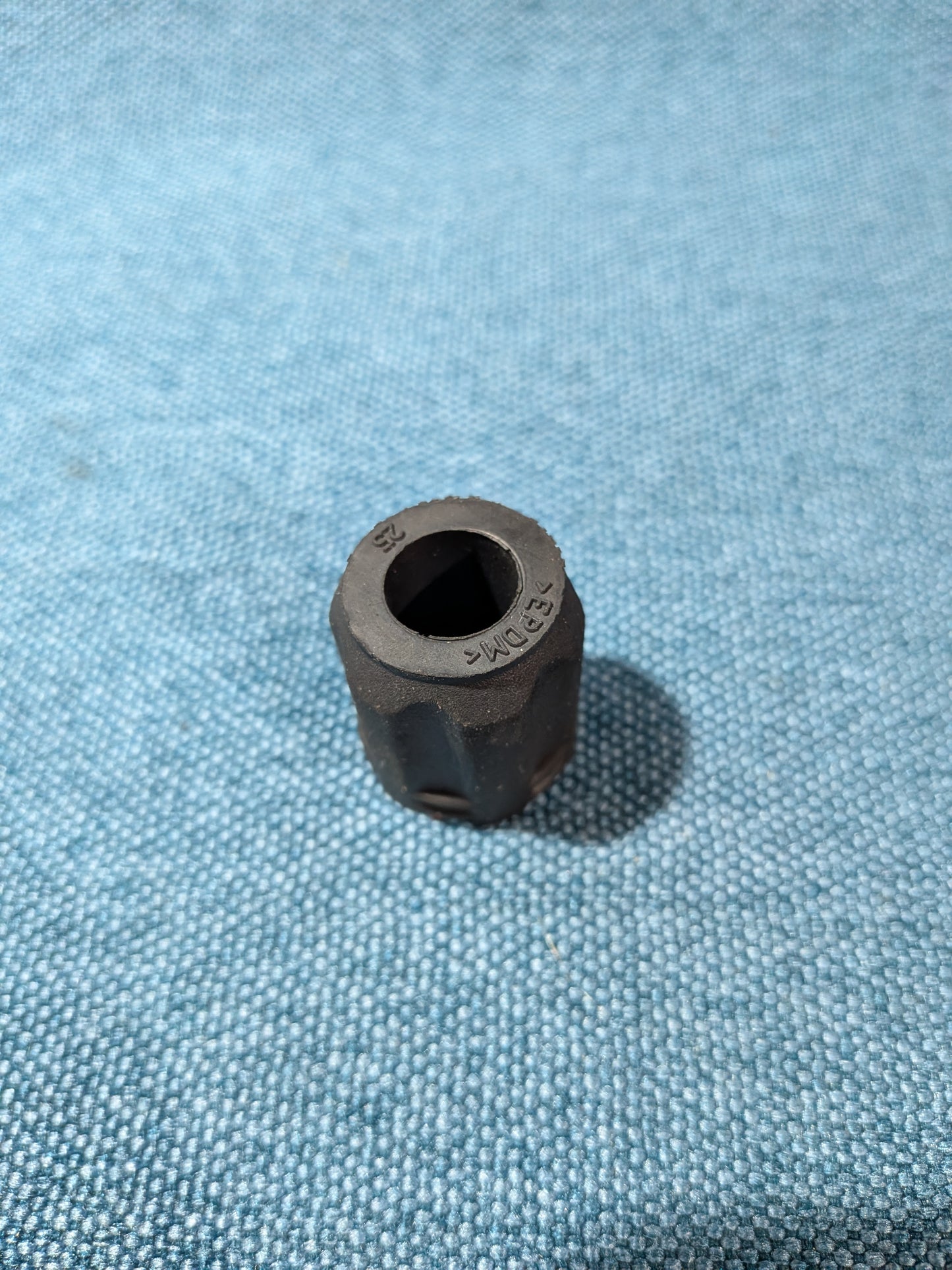 Tülle für Luftfilterkasten Golf3/Vento /Passat B3 1H0129669A NOS S6