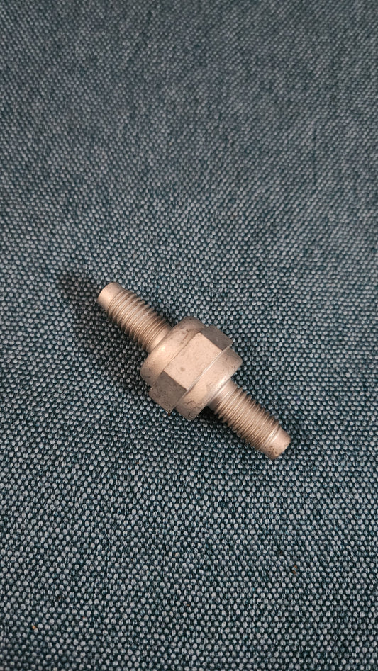 Doppelsechskantschraube M10x21/M10x17  T6 Bus  T6 Bus 7E0881700  Nos G5