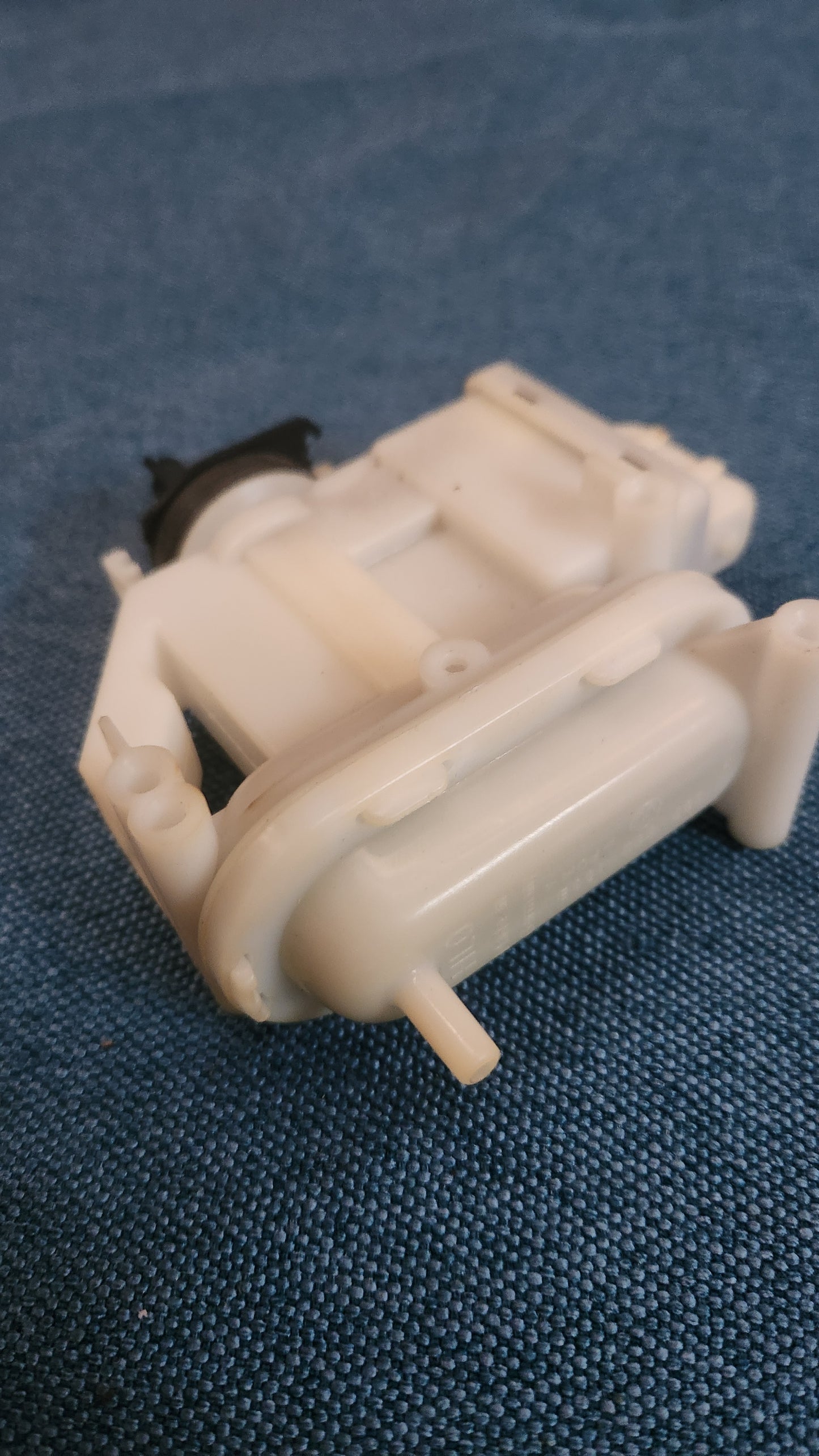 Stellmotor ZV Zentralverriegelung Corrado/Passat 35I B3 357862153 Nos G5