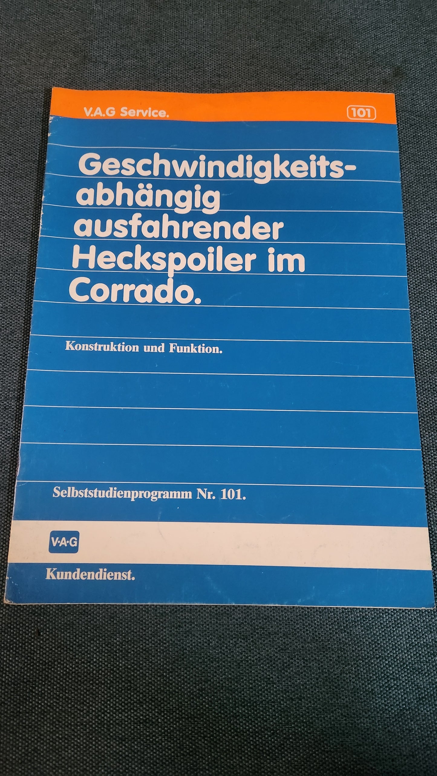 Speed-dependent extending rear spoiler in the Corrado self-study program no. 101 repair manual workshop book