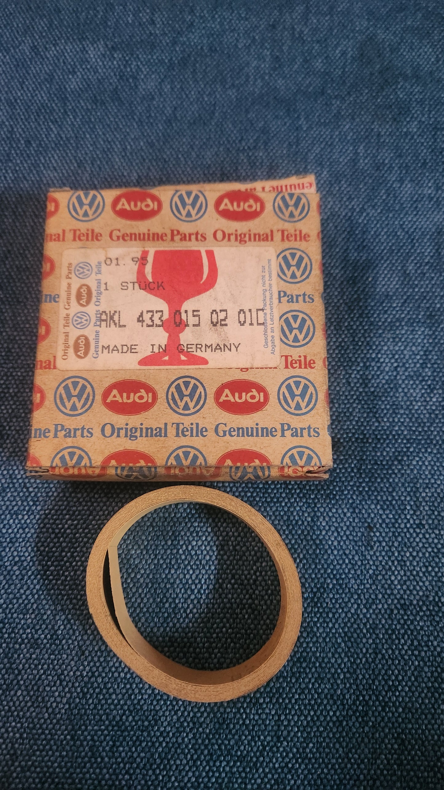 Zierstreifen für Unterholm Passat32B B2/B3/B4 4330150201D Nos G8/G9