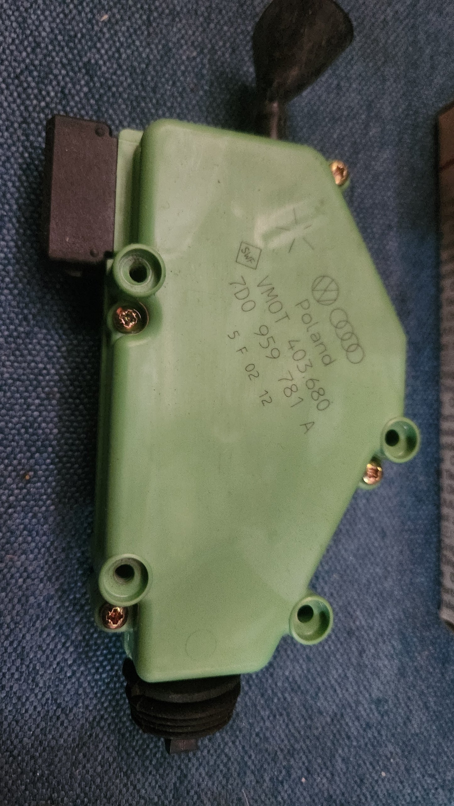 Stellmotor ZV Zentralverriegelung T3/T4 Bus 7D0959781A Nos F9