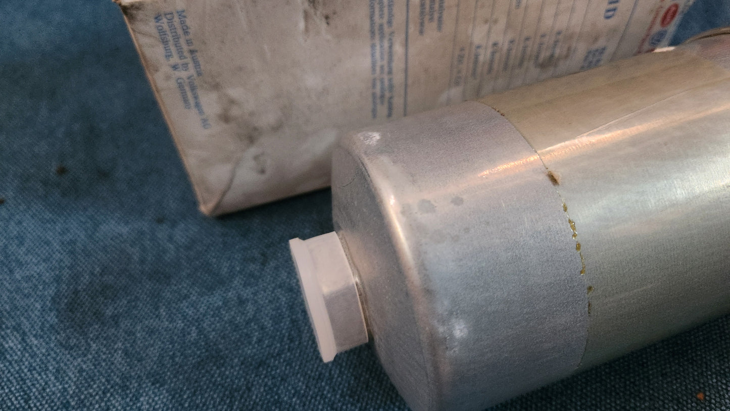 Kraftstofffilter Benzinfilter Golf 1/2/Jetta1/2/Corrado/Passat B2/B3/Scirocco2/Audi80/B3/B4/100/C3/C4 811133511D Nos H9