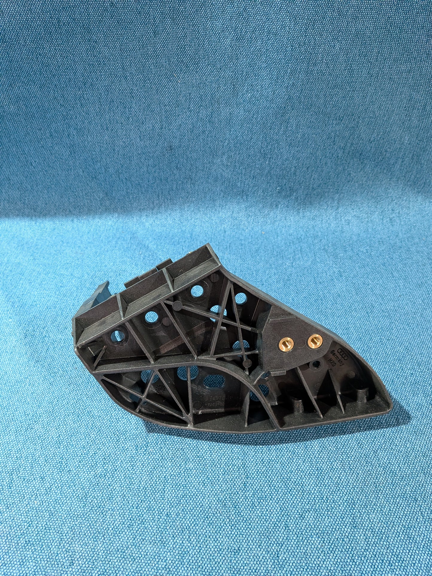 Stoßstangenhalter Rechts Audi A6/S6/4B C5 4B0941706B NOS A15