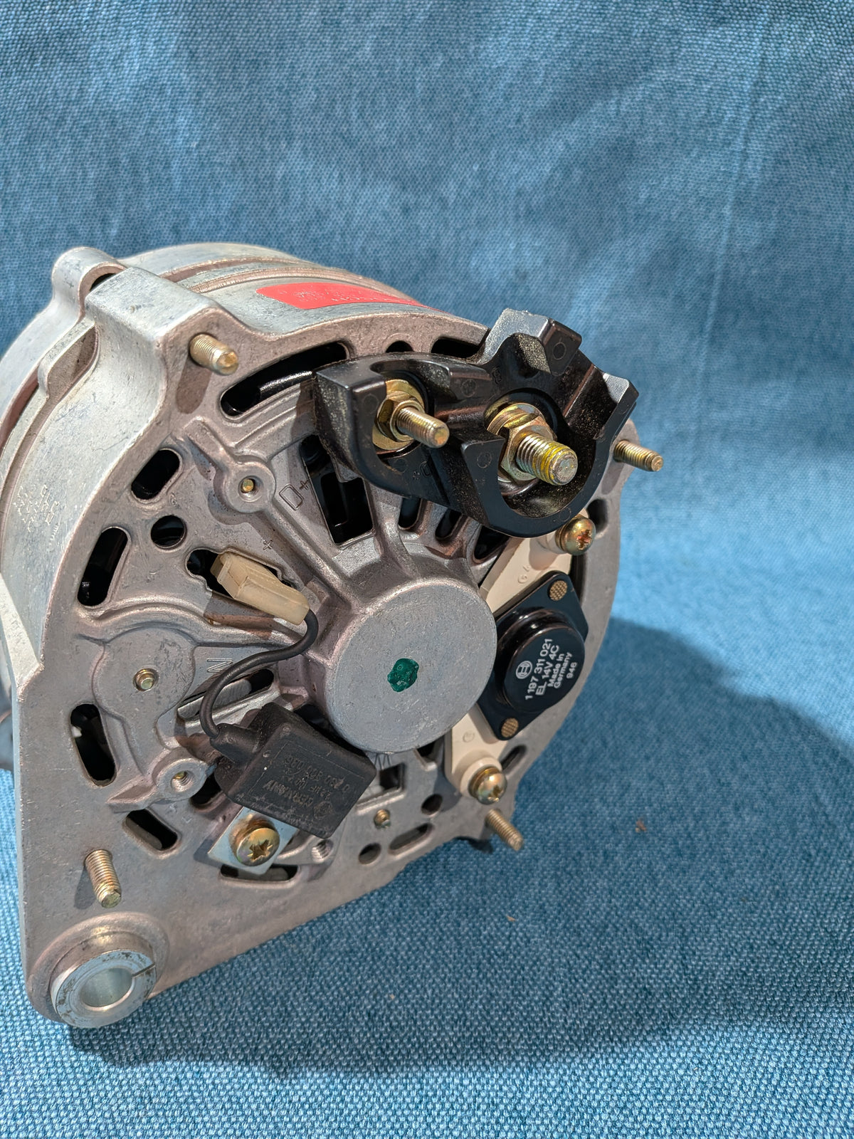 Alternator 16V GTI/G60/Quattro Golf/Jetta/Scirocco/2/Corrado/Passat B3/Audi 80/90/B3/B4/100/200/C3/C4/Cabriolet/Coupe/Quattro 051903015B NOS A17
