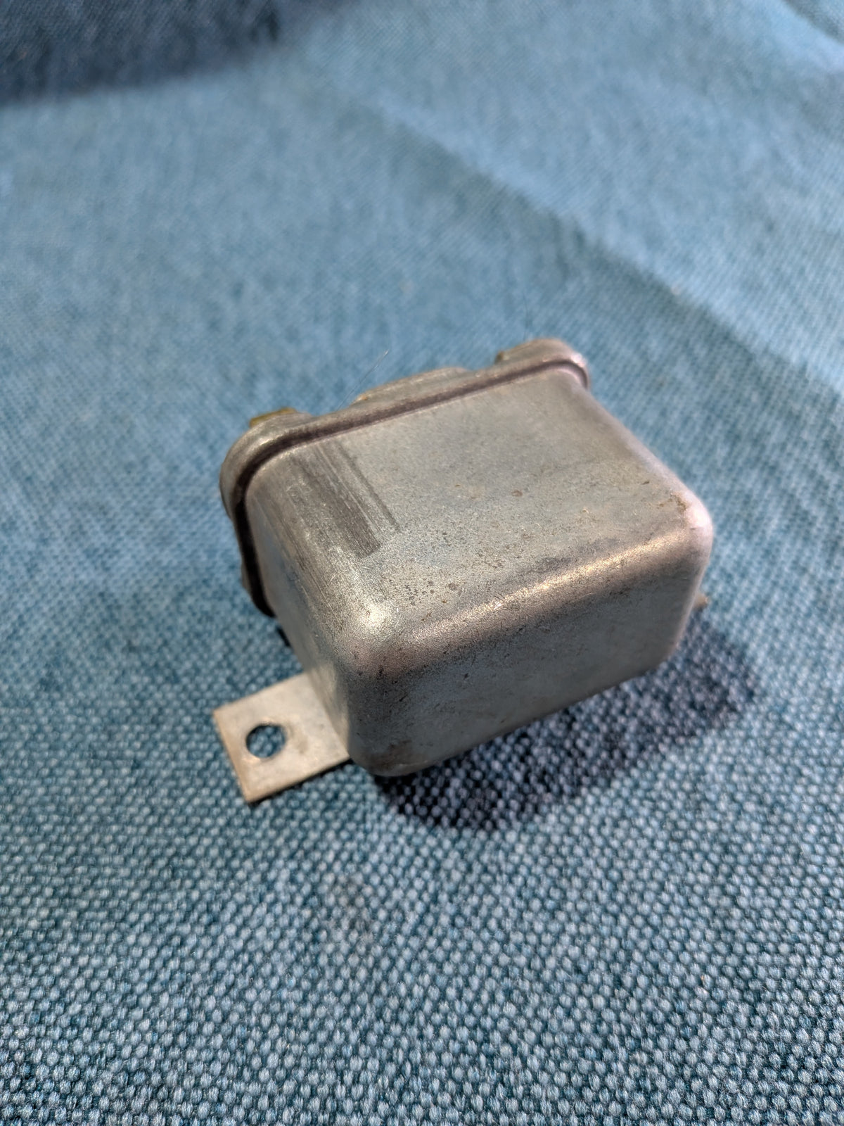 Relais Mercedes/W108/W109/W110/W111/W113 033200301 Gebraucht B18