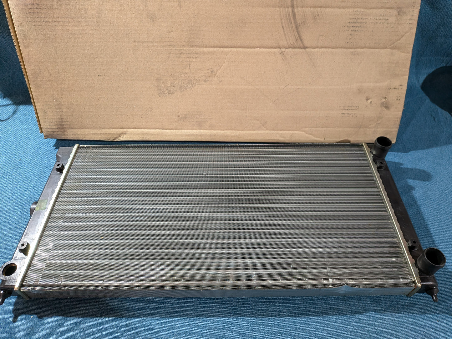 Wasserkühler Caddy14D/Golf/Jetta/1/2/3/Vento/Passat/B2/B3/B4/Santana/Scirocco/1/2/Audi 80 B1 321121253K NOS/Neu B9