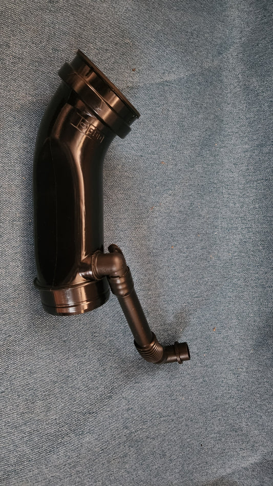 Passat 3B/BG Air Duct Intake 050133354 NOS