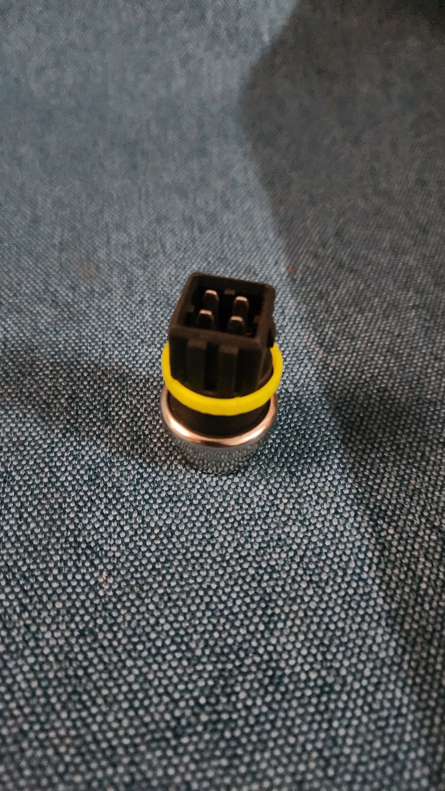 Kühlmitteltemperatursensor Golf/3/4/Vento/Bora/Caddy 9KV/Corrado/T4 Bus/Sharan/Polo 6N/Passat B4/Lupo 357919501A Nos/Neu M8