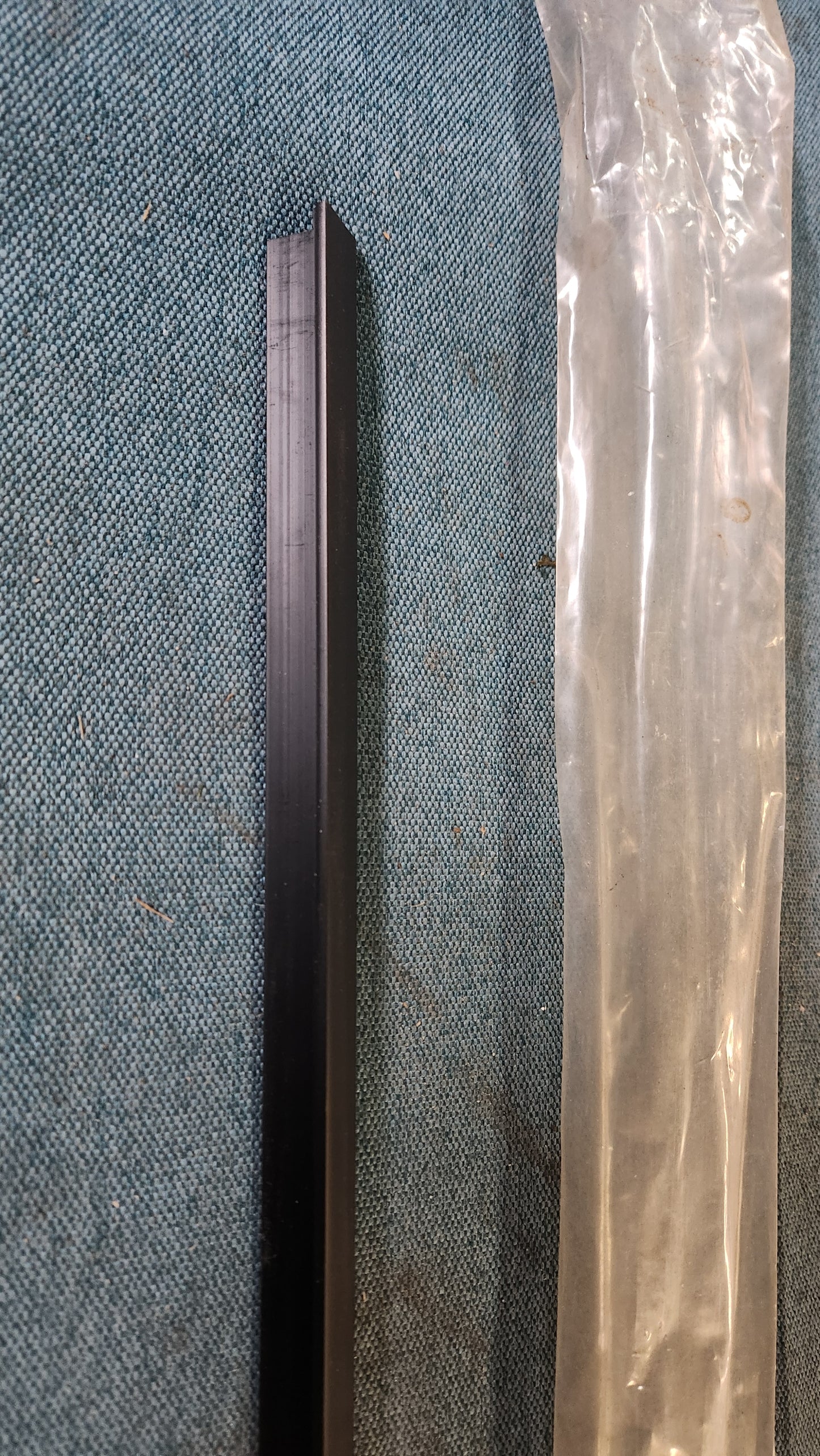 Passat 32B B2 Fensterschachtdichtung Schwarz 323853777 Nos B1/C1