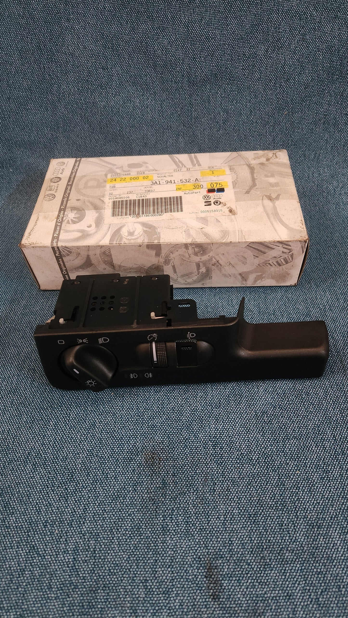 Lichtschalter mit Nebelscheinwerfer Passat B4 3A1941532A Nos M5