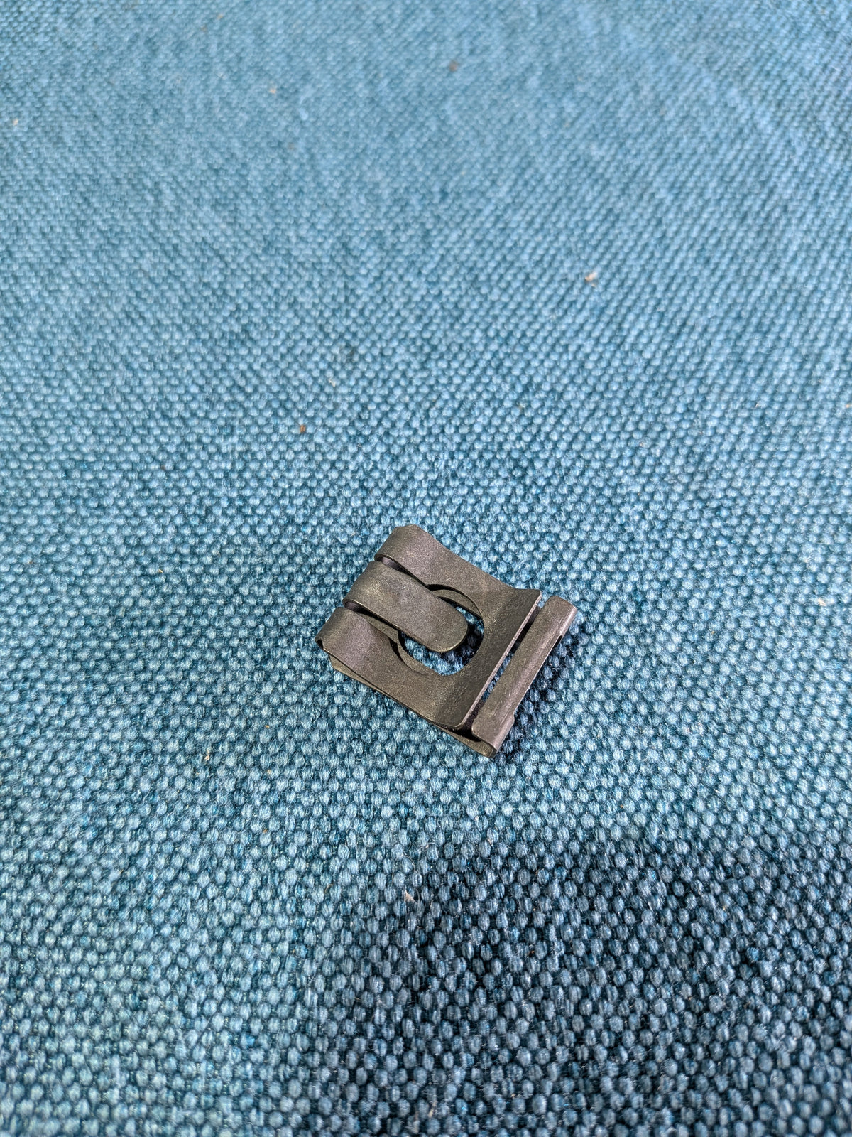 Retaining clip T2/T3 Bus/Caddy 14D/Corrado/Golf/Jetta/1/2/Polo/1/86C/Scirocco2 N90254701 NOS B7