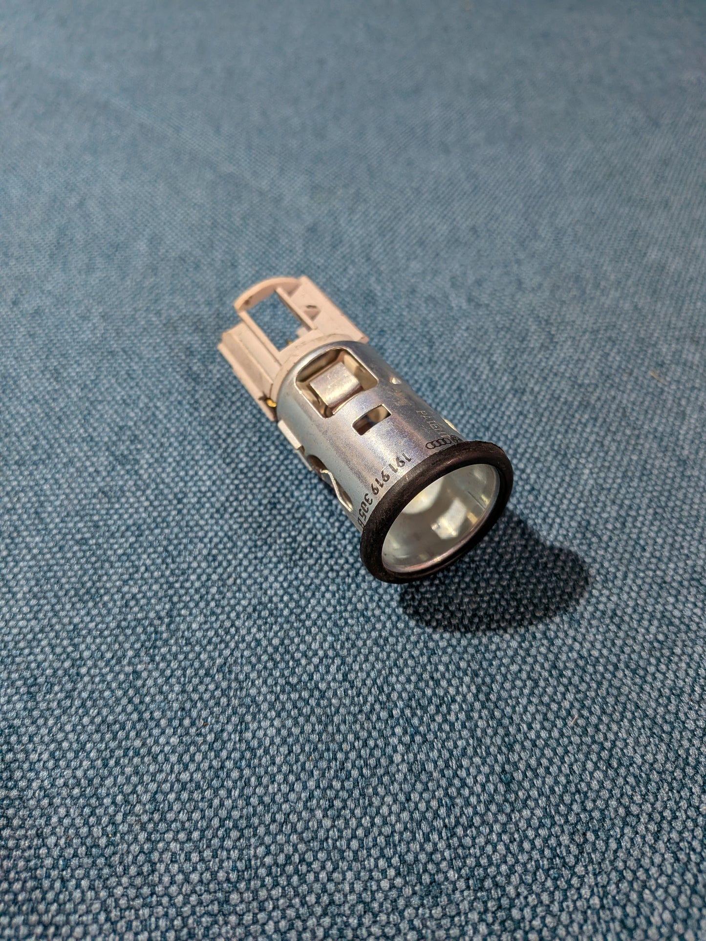 Zigarettenanzünder Golf/Jetta/2/T4 Bus/Passat/B3/B4/3B/BG/Golf 3/Vento/Audi 100/A6/C4/A4 B5/A6 C5/TT 191919305B NOS A12