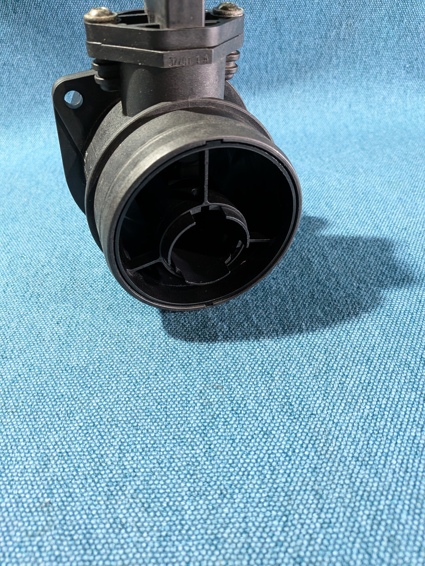 Mass Air Flow Sensor (MAF) Golf 4/5/Plus/Bora/Caddy 2 9KV/EOS/LT2/Passat/3B/BG/B6/Phaeton 3D1/Polo 9N/Touareg 7LA/Touran 1T1/T4/T5 Bus/Audi A3/8L/8P/A4/B6/B7/A6/C5/C6 074906461B Used A27