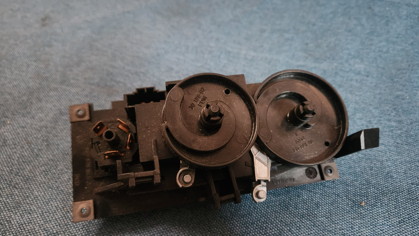 Polo 86c blower regulator, climate control regulator, heating/ventilation 867819045A NOS A3