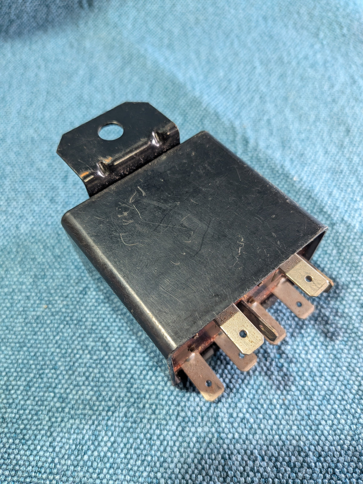 Turn signal relay for trailer operation SKR5006 T1/T2 Bus/Beetle/Type 3 111953211 Used B18