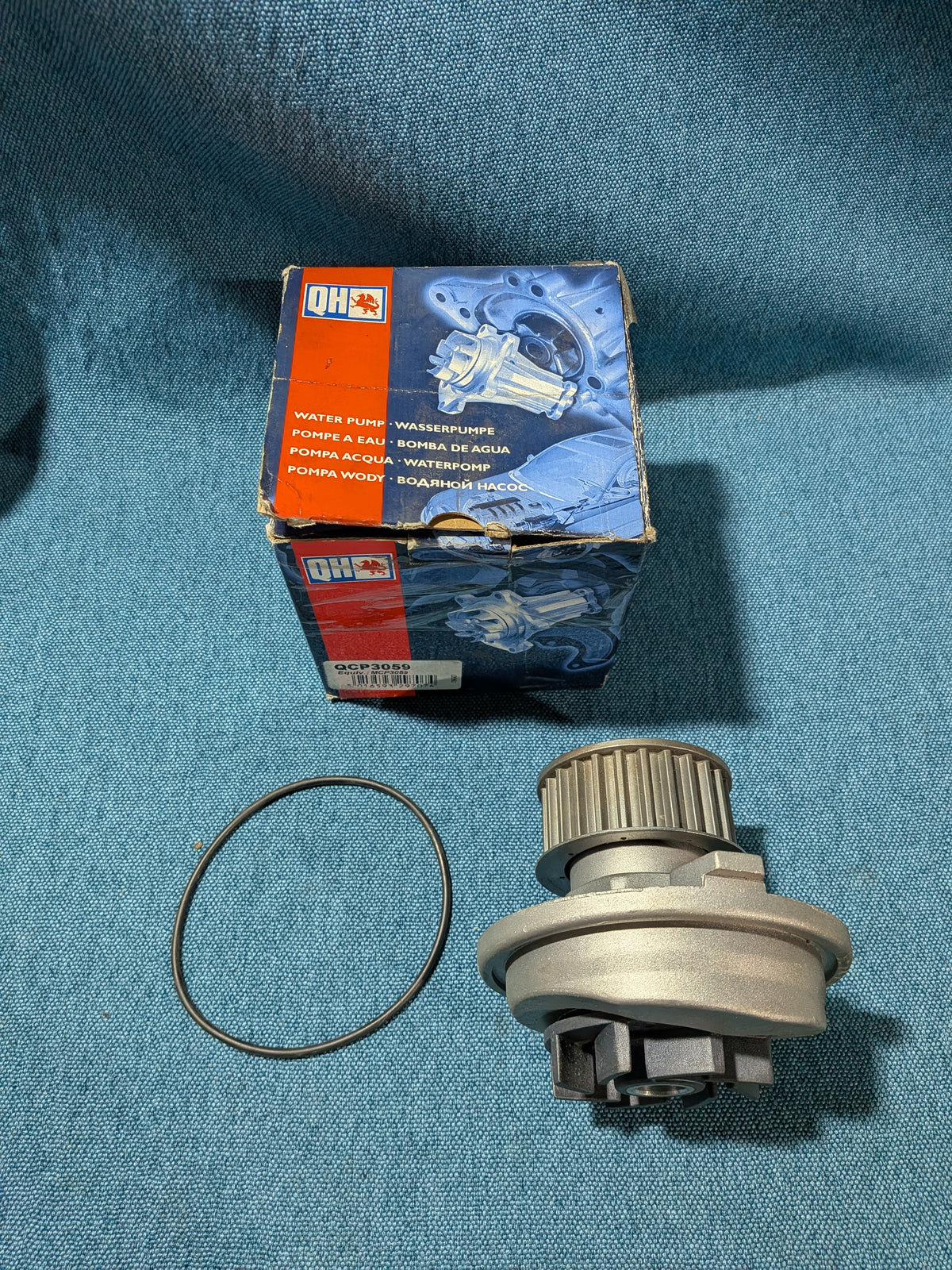 Quinton Hazell water pump Opel/Astra/F/G/H/Calibra A/Frontera/A/B/Kadett E/Omega B/Vectra/A/B/Zafira 1334053 NOS/New C9