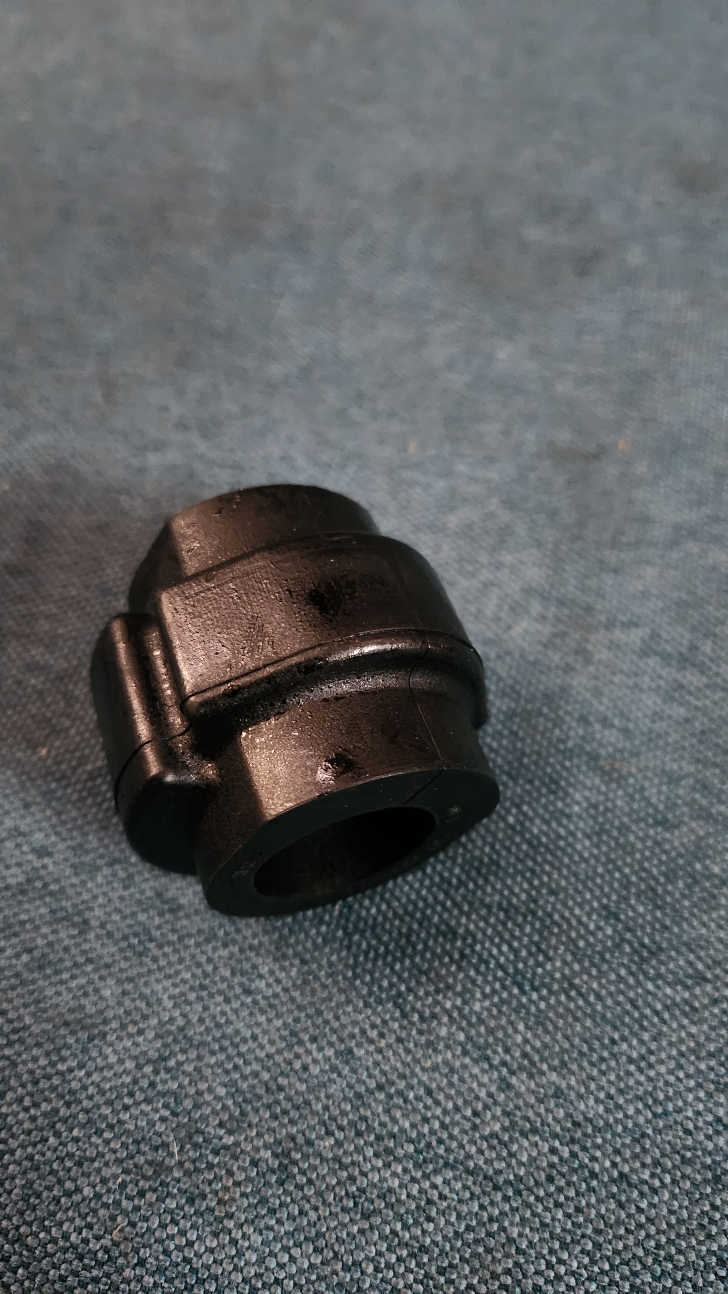 Stabilager Gummi Passat3B/BG/A8D2/A4B5 4D0411327E Nos I7/N5