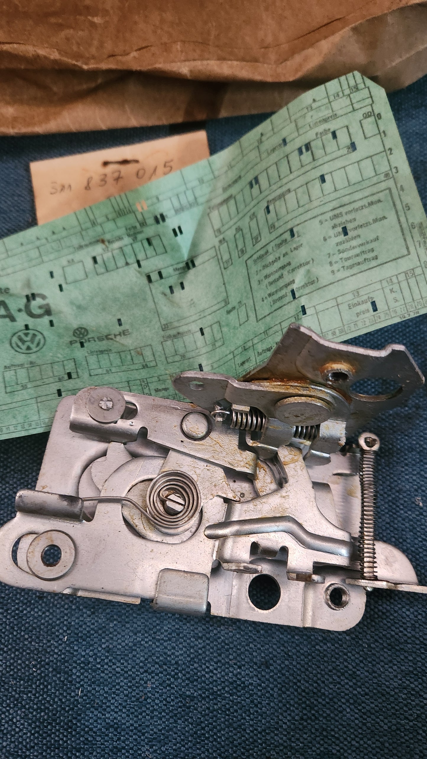 Schloss Typ3/4 T1 T2  Karmann Ghia 311837015 Nos S4