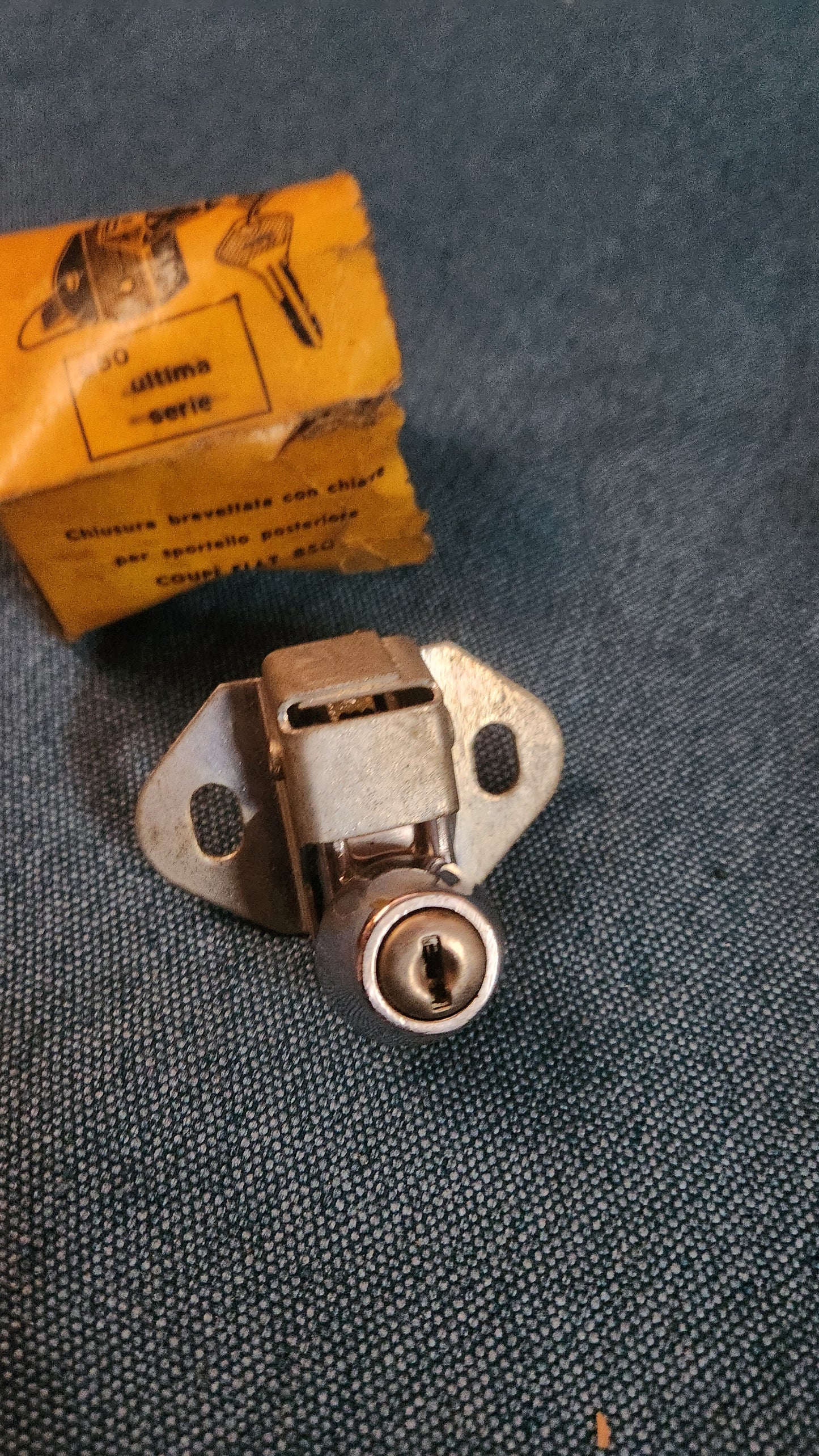 Fiat 850 Schloss Heckklappe 2600 Gebraucht D3