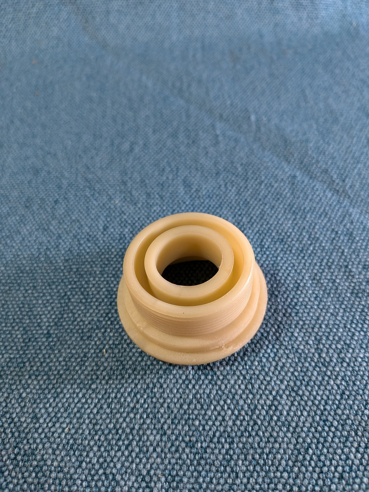 Transmission end cap for Golf/Jetta/1/2/3/4/Vento/Cabrio/Lupo/Polo/86C/6N/Scirocco/1/2/T3 Bus 020301129B NOS A24