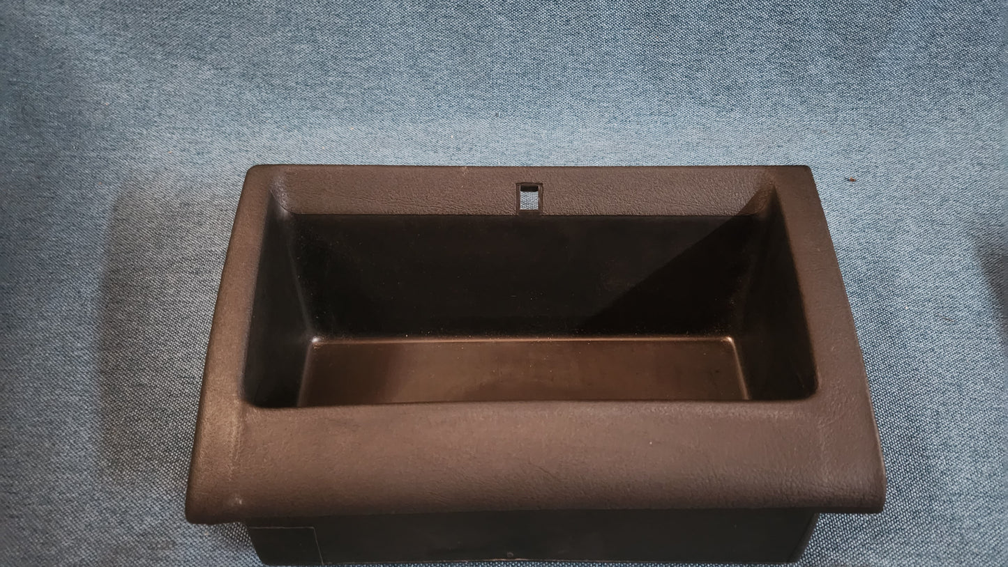 Ablagekasten/Sicherungskasten Passat B3 357857965 NOS E3