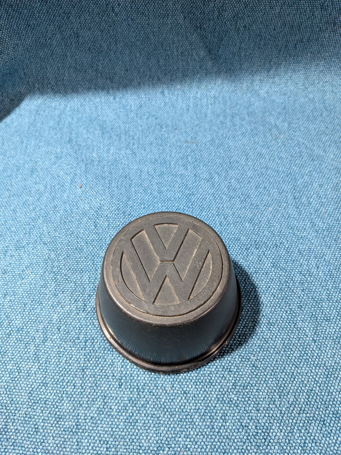 Radkappe/Nabendeckel für Stahlfelge Golf/Jetta/1/2/Caddy14D/Derby/Passat/B1/B2/Polo/1/86C/Santana/Scirocco/1/2 321601171A Gebraucht A9