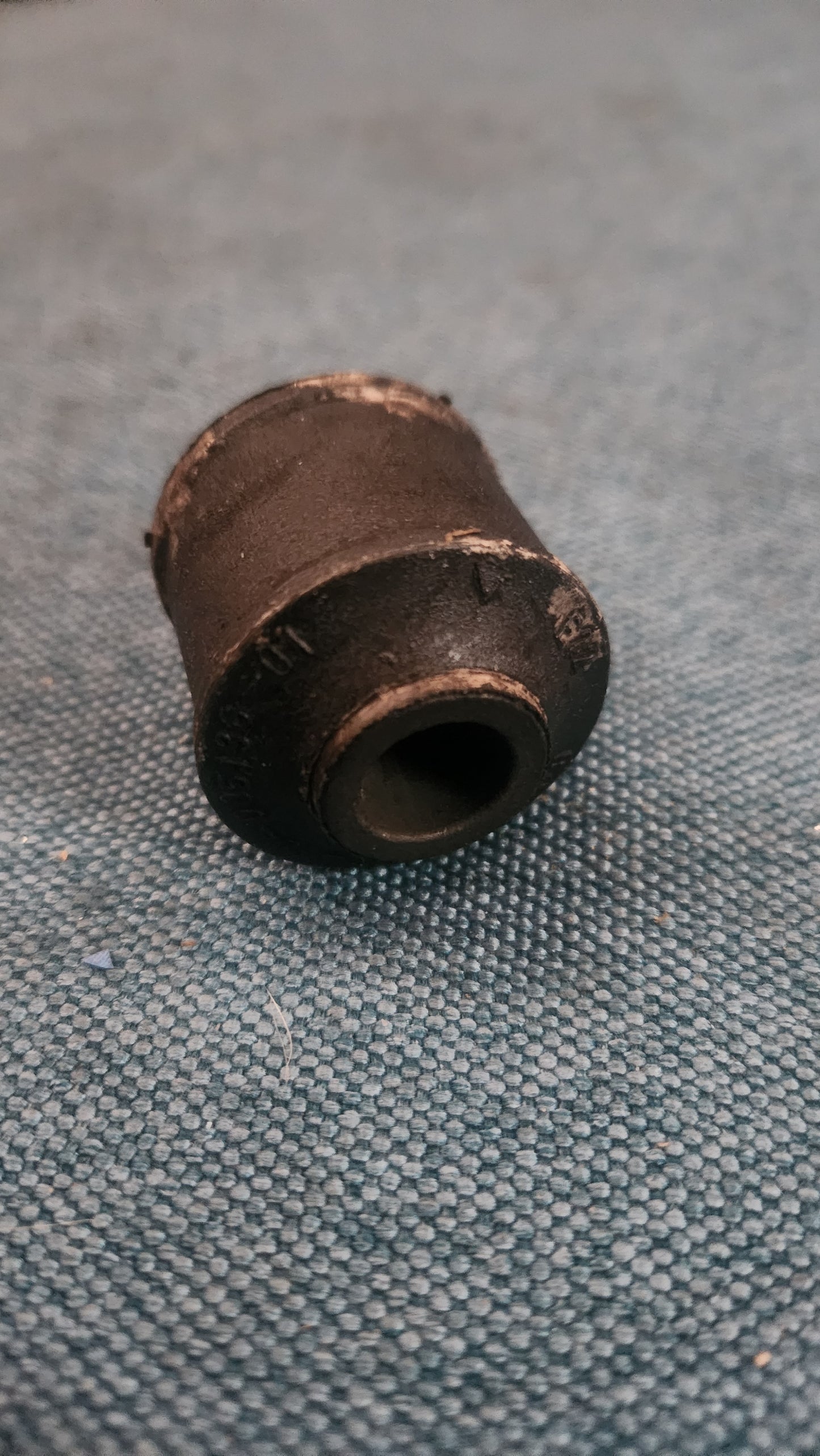 Querlenkerlager Audi 80/B3/B4/A6/100/200/C3/C4 431505172 Nos H4