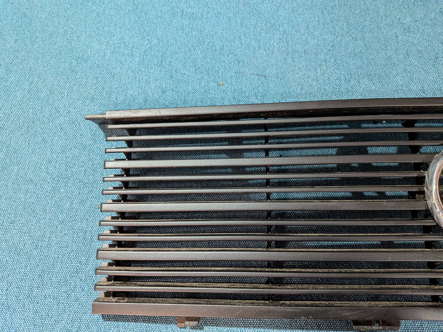 Kühlergrill Audi 80 Typ 81/85 B2 811853655 Gebraucht A4