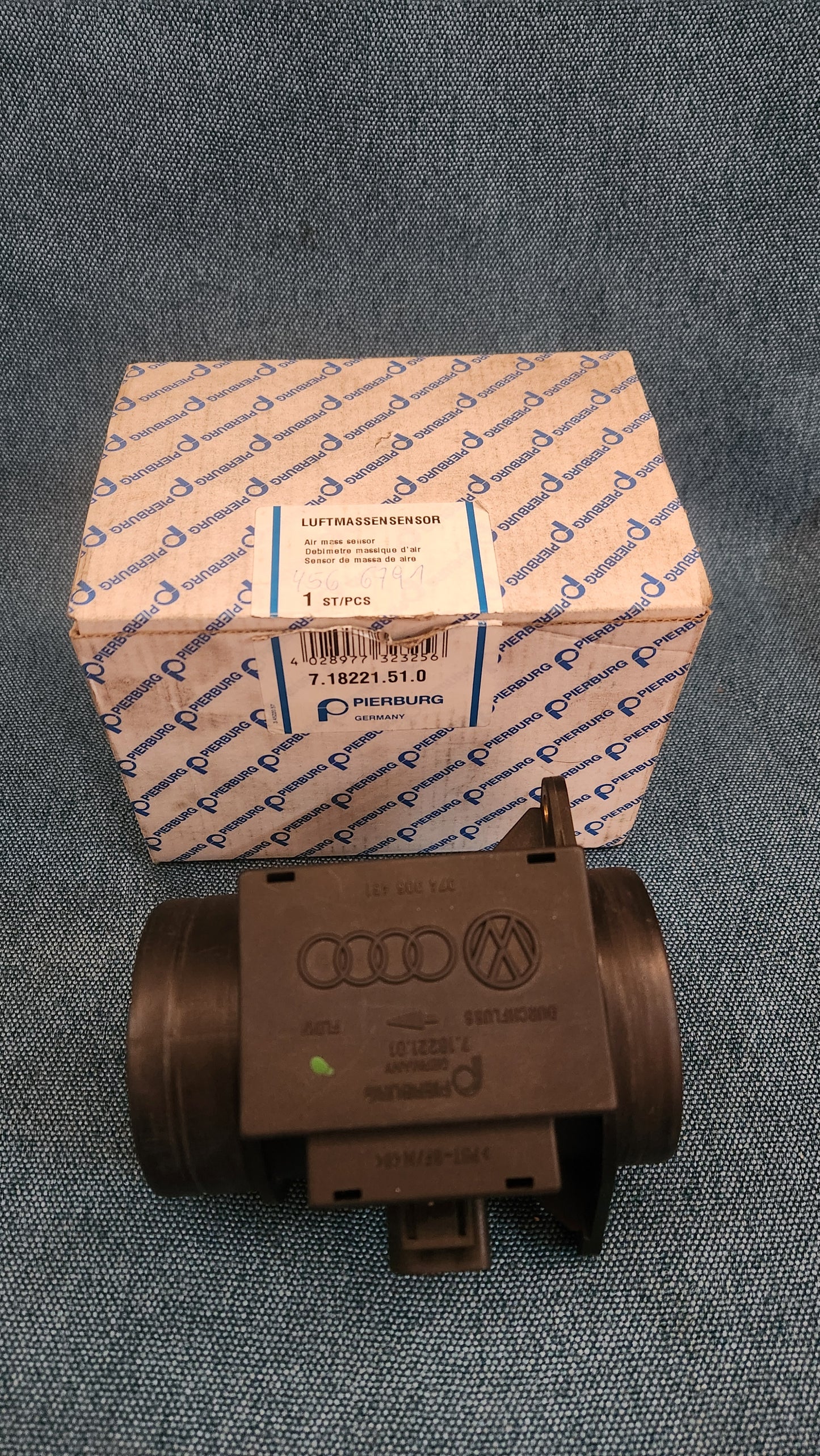 Pierburg Mass Air Flow Sensor Passat 35I B3/B4/Audi 80 B4/A4 B5/A6 C4/A3 8L/Golf4/Bora/LT2/Passat 3B/BG 074906461 Used F1