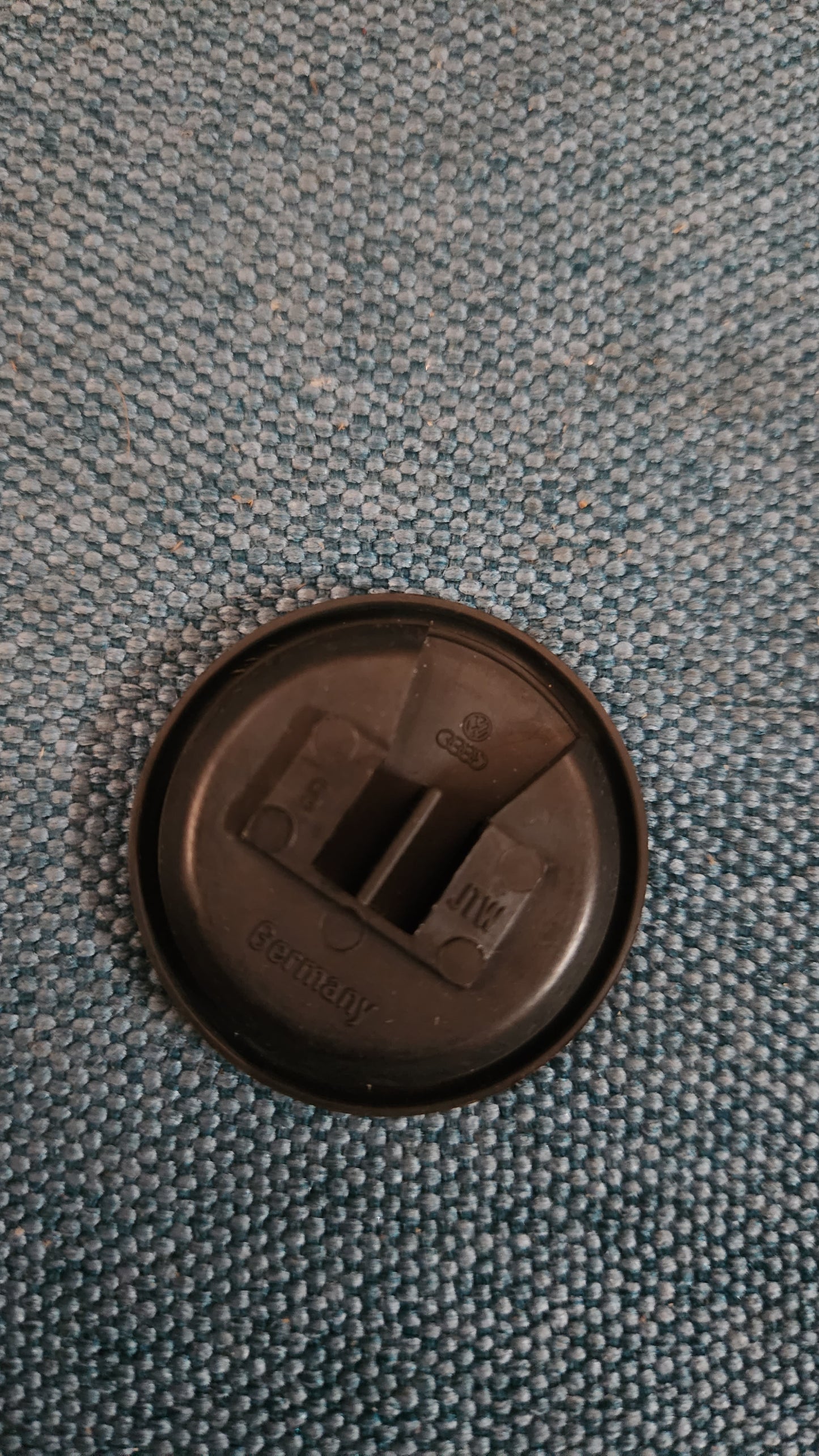 Ventil Audi80/90/B2/B3/B4/100/200/C3/C4/A6/TT 811803583D Nos I6