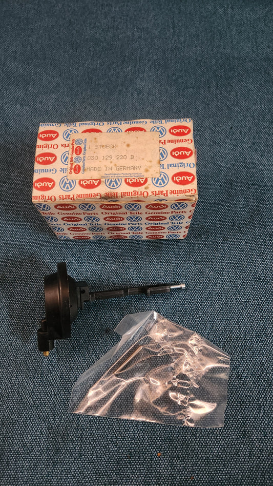 VW Golf/Jetta/2/Polo86C/LT1 Pulldowndose Vergasergehäuse-Oberteil  030129220B Nos G7