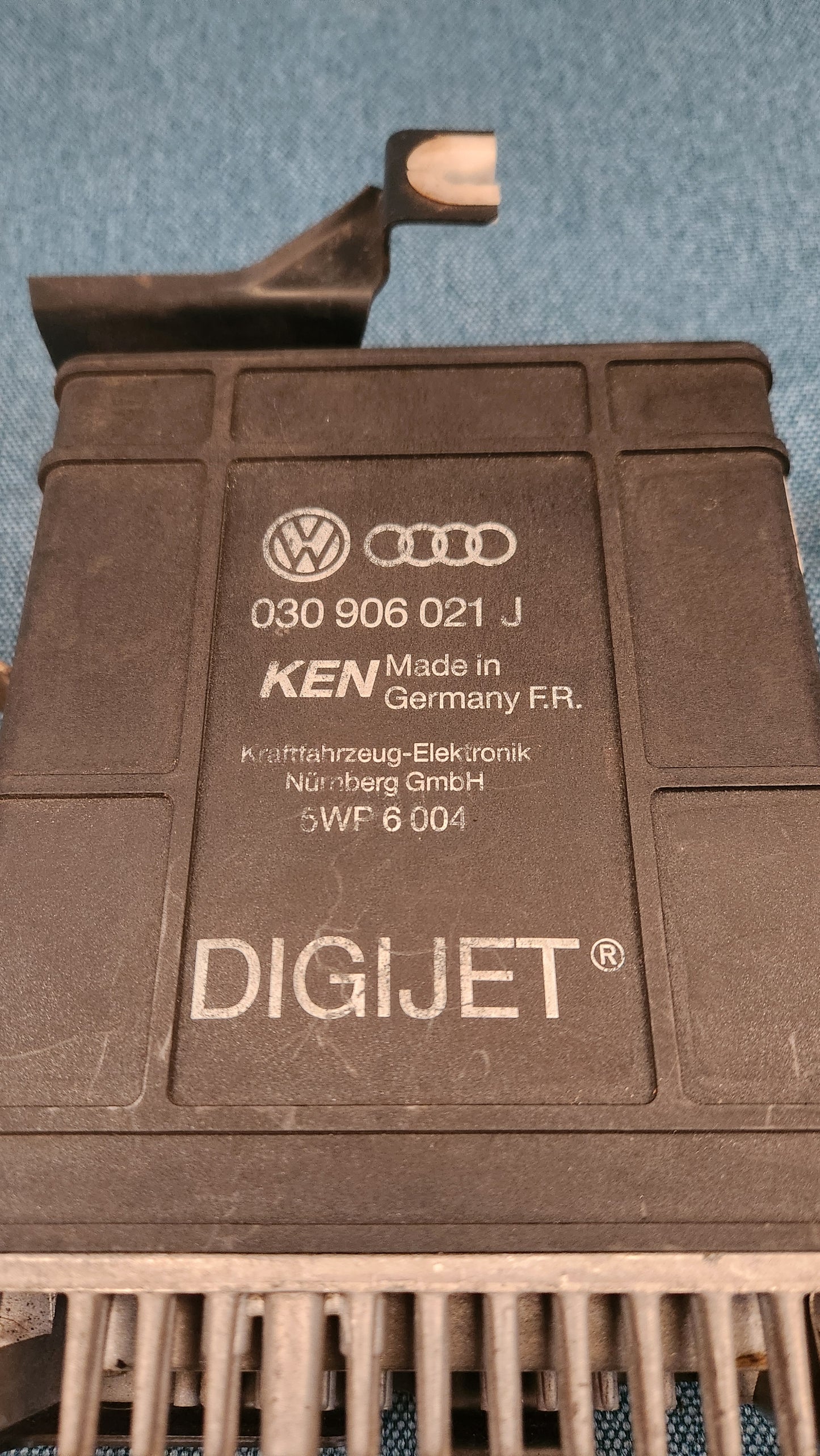 Golf/Jetta 2/Polo 86C 1,3 NZ Motorsteuergerät 030906021J Gebraucht M4